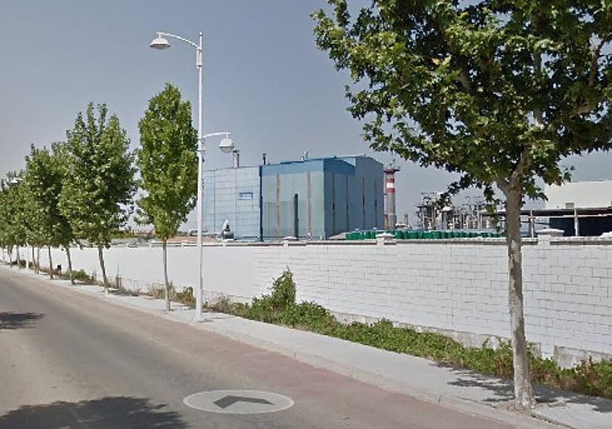Imagen del exterior de las instalaciones de la fábrica en la que ha tenido lugar el accidente.