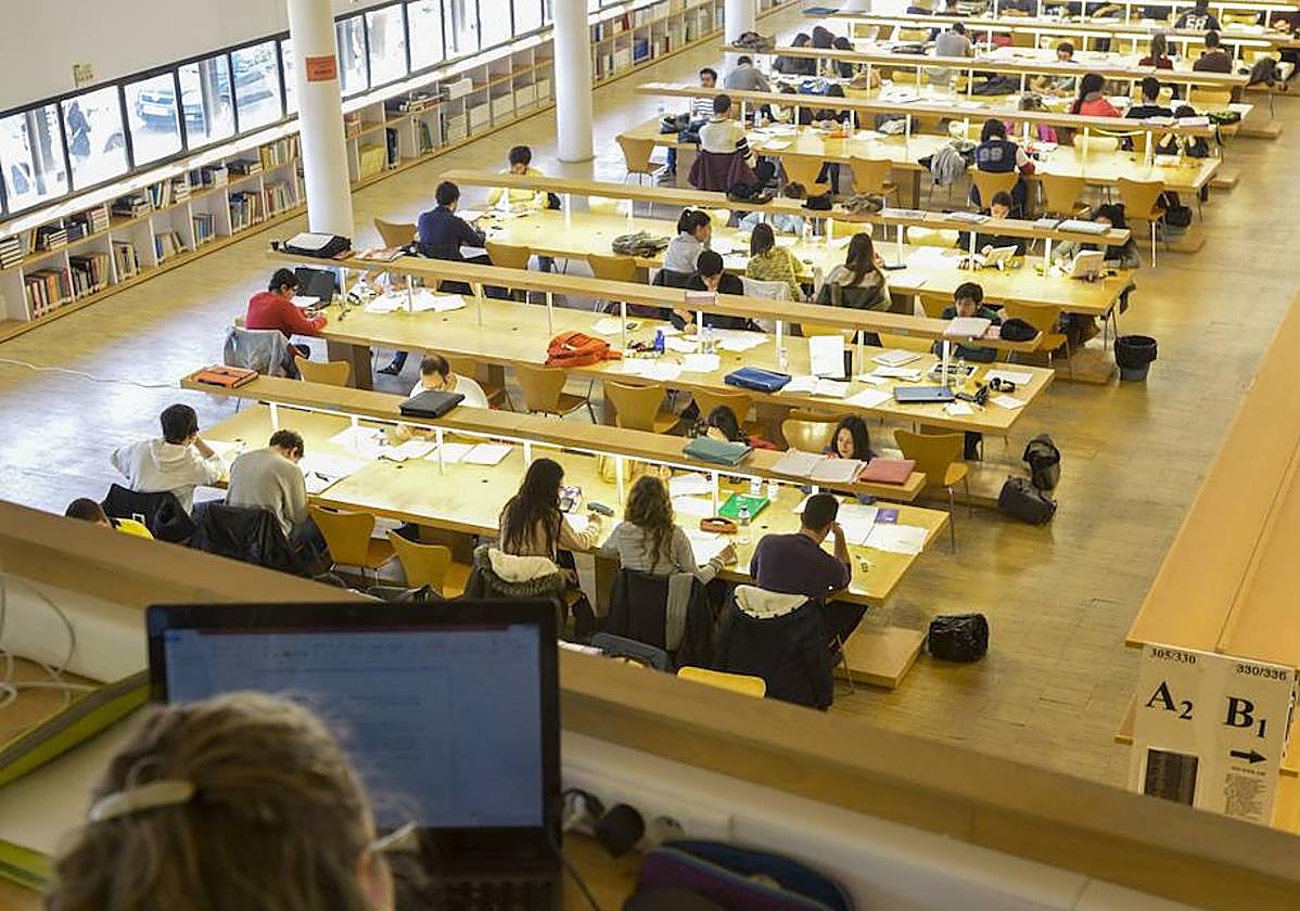 Becas MEC para el curso 2024-2025: Cómo y quién puede solicitarlas