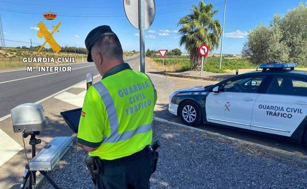 Control de velocidad de la Guardia Civil.