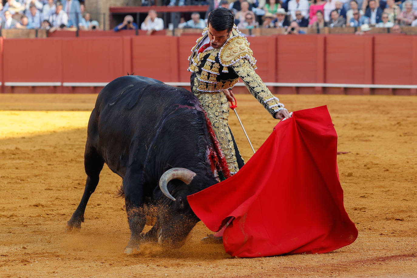 Así han toreado Emilio de Justo y Ginés Marín en Sevilla