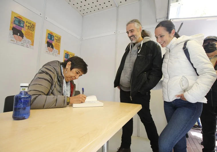 El concejal de Cultura dice que «la calidad no tiene género» para justificar la escasez de escritoras en la Feria del Libro de Cáceres