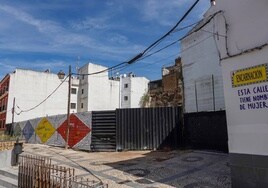 Solar entre las calles Encarnación, Norte y las plazas de San José y Santa Marina donde la Fundación CB levantará su sede este verano.
