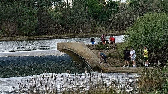 El muro donde se ahogó el niño de 13 años todavía se usa para nadar y pescar