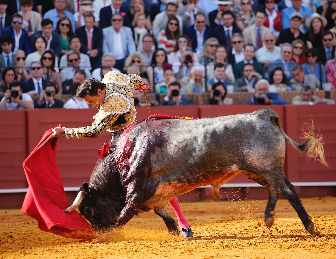 Emilio de Justo, triunfador de la tarde en Sevilla