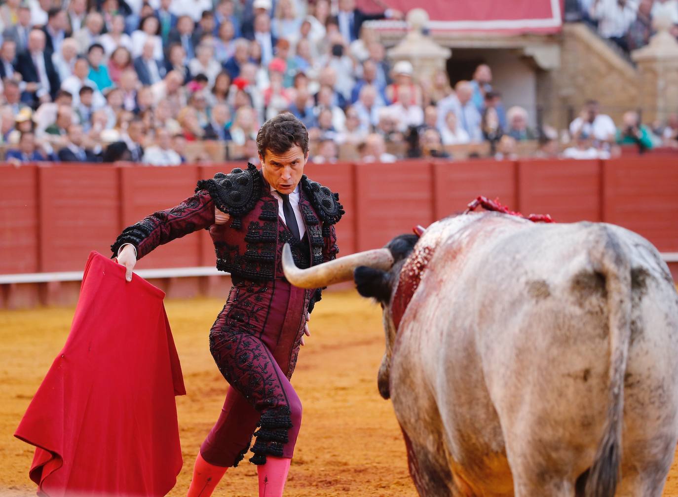 Emilio de Justo, triunfador de la tarde en Sevilla
