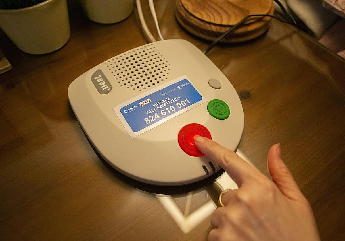 Nueva estafa utilizando el 'botón rojo' de teleasistencia