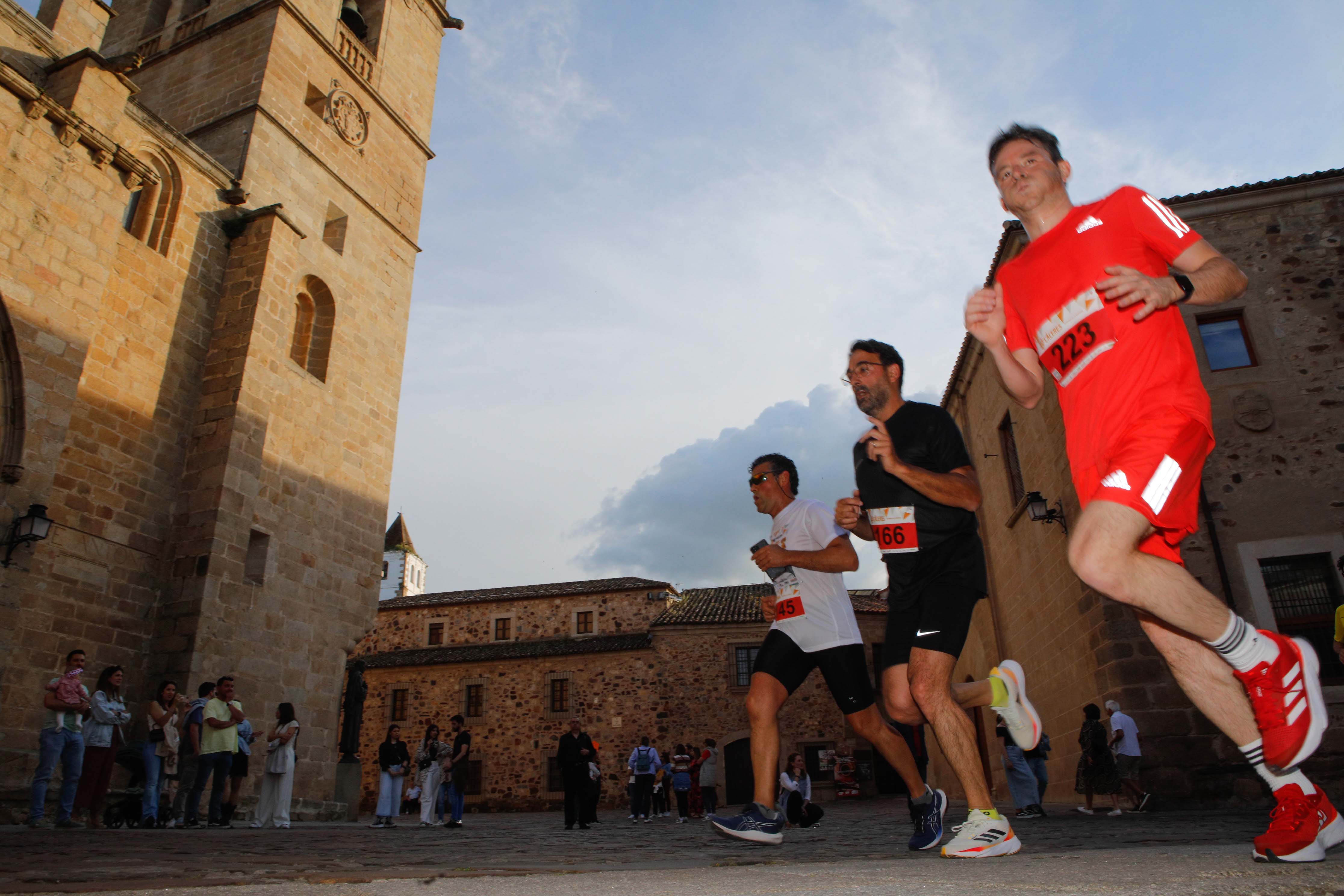 La media maratón cacereña, en imágenes (II)