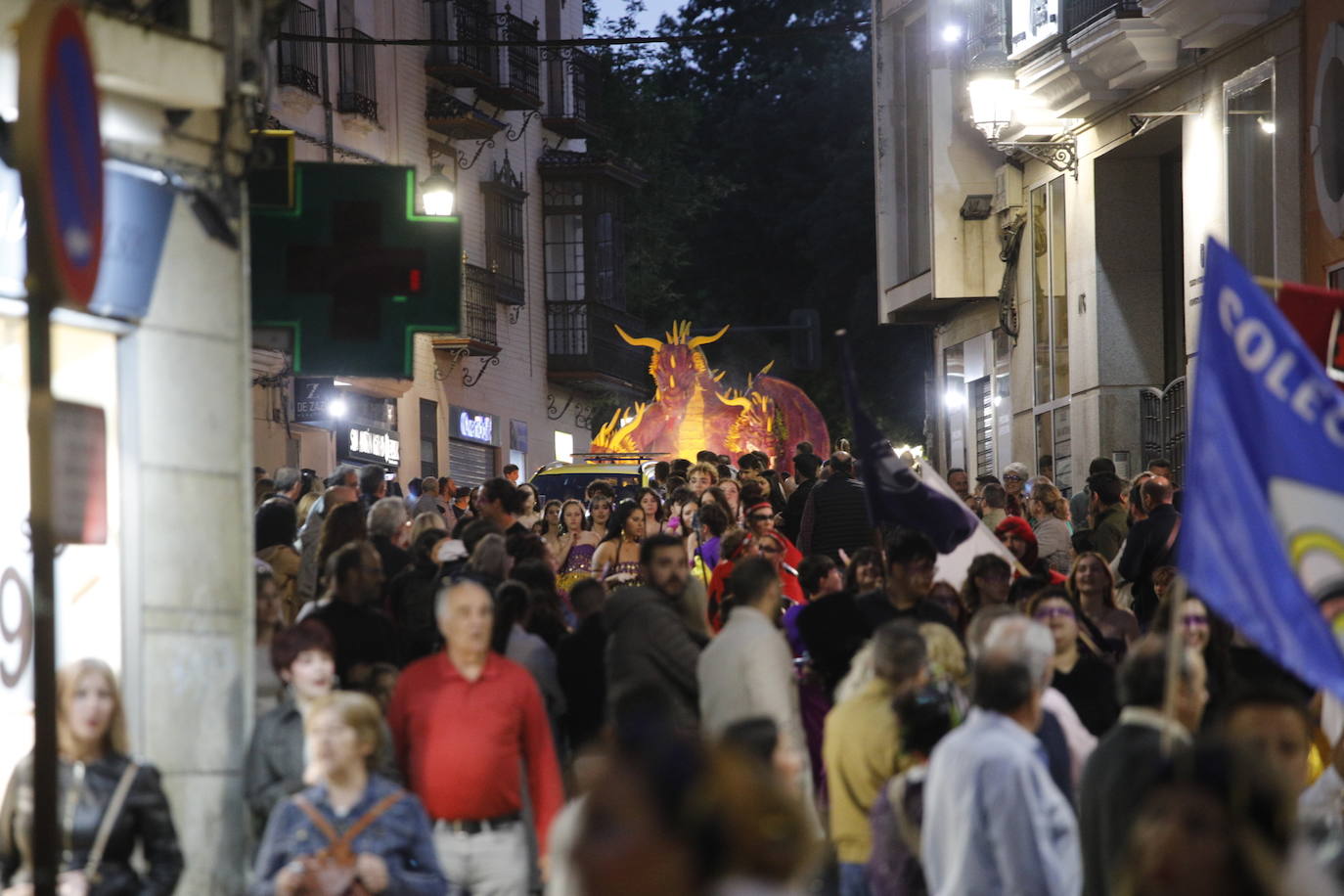 Las mejores imágenes del desfile de San Jorge en Cáceres