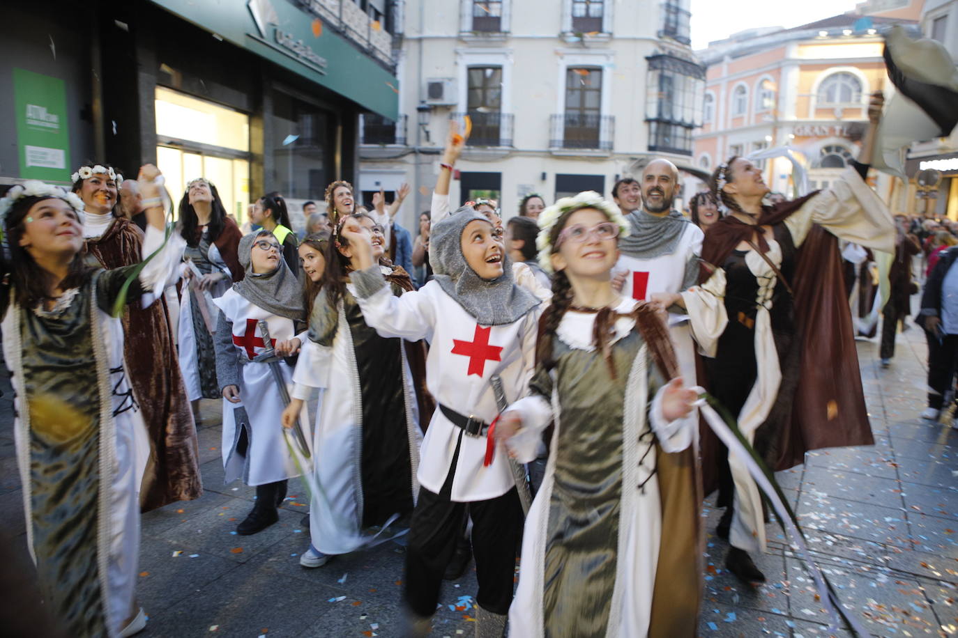 Las mejores imágenes del desfile de San Jorge en Cáceres