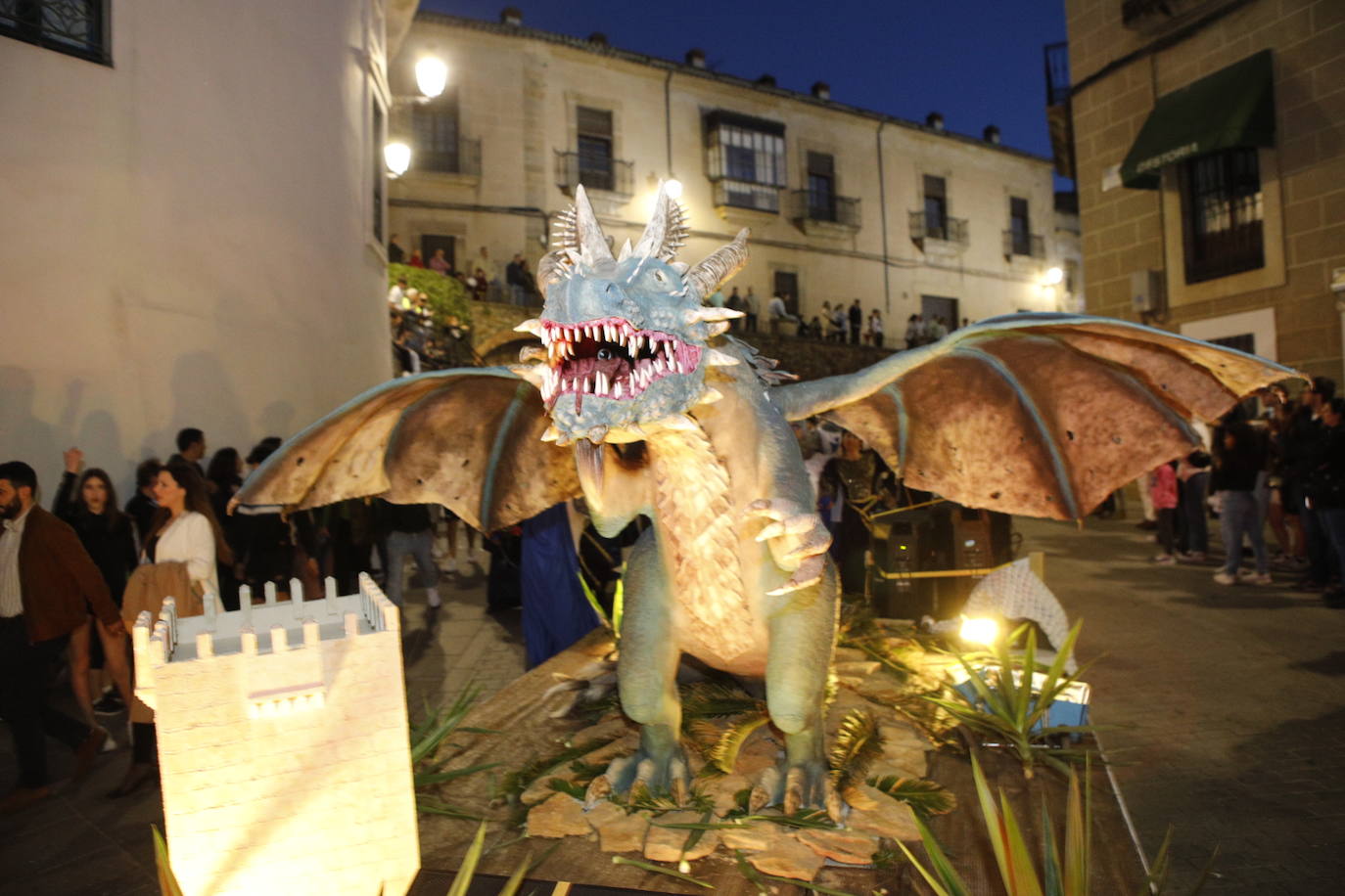 Las mejores imágenes del desfile de San Jorge en Cáceres