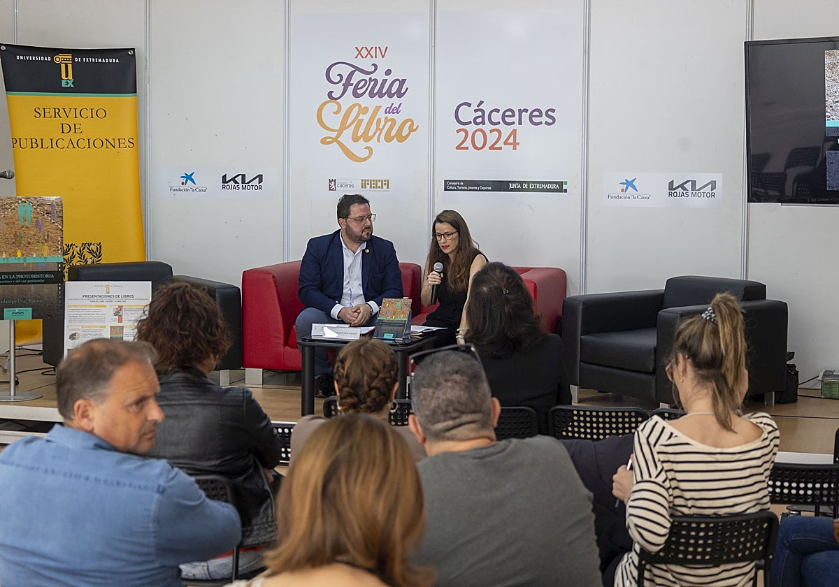 Presentaciones del Servicio de Publicaciones de la UEx este lunes en la Feria del Libro.