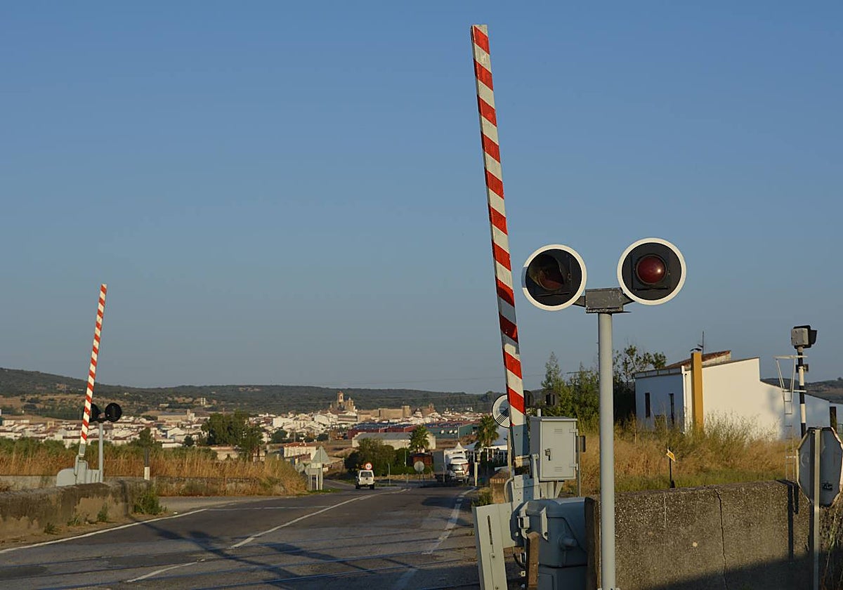 Paso a nivel situado en la localidad de Fregenal de la Sierra.