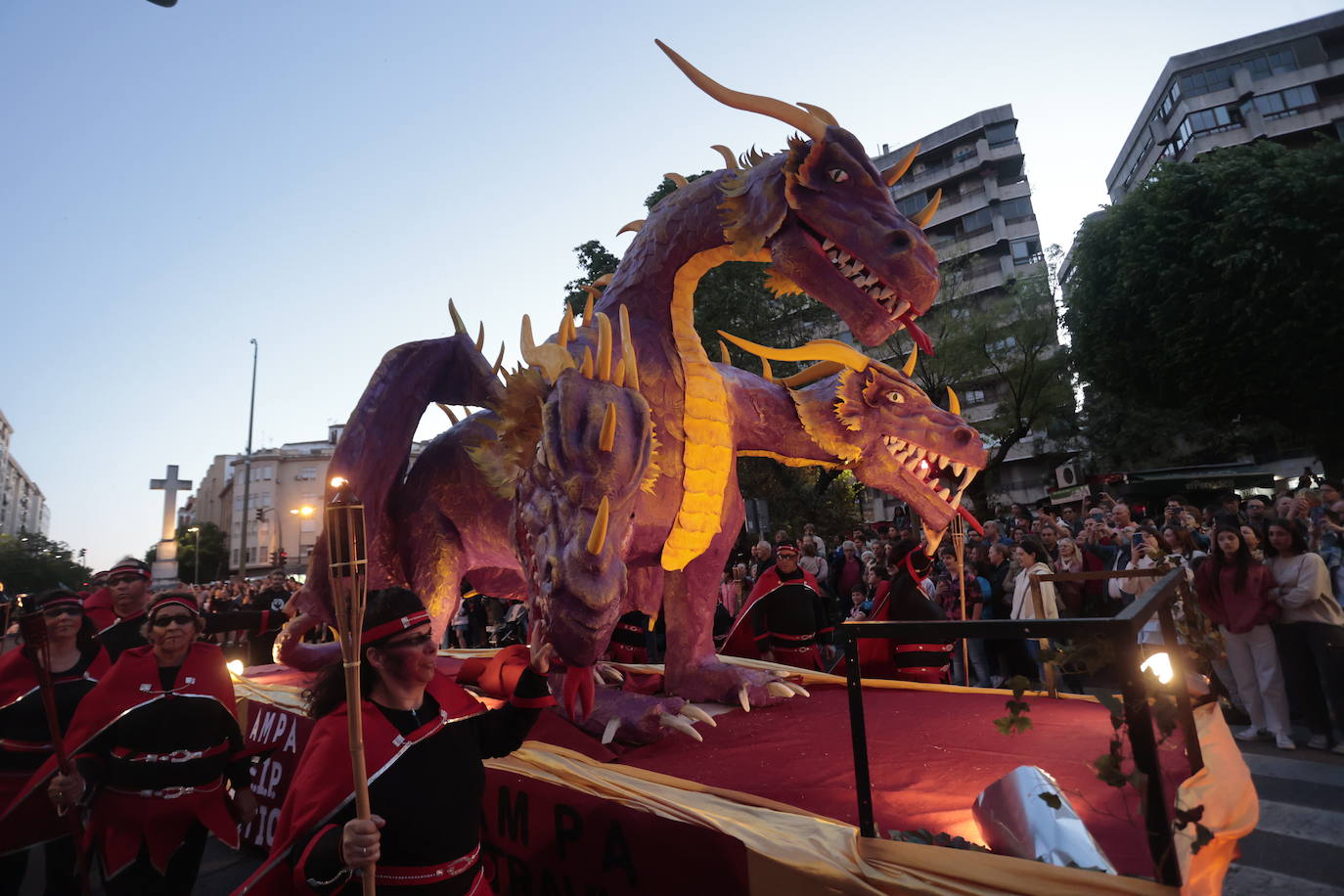 Imágenes del desfile de San Jorge en Cáceres