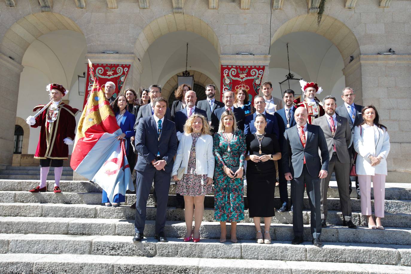 El pendón de San Jorge vuelve a tremolar en Cáceres