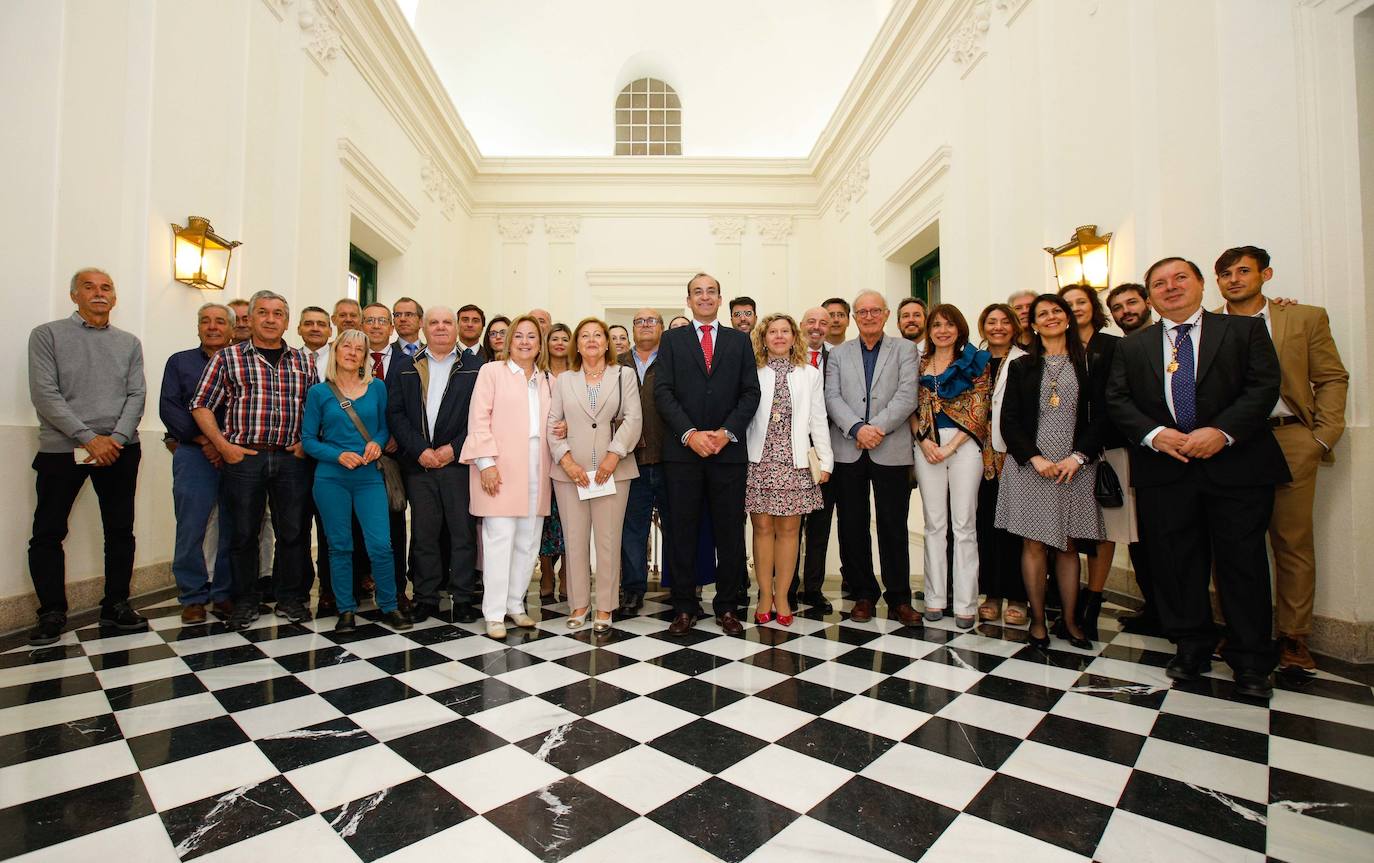 El pendón de San Jorge vuelve a tremolar en Cáceres