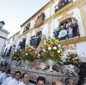 La Virgen de la Montaña recorre las calles del centro de Cáceres