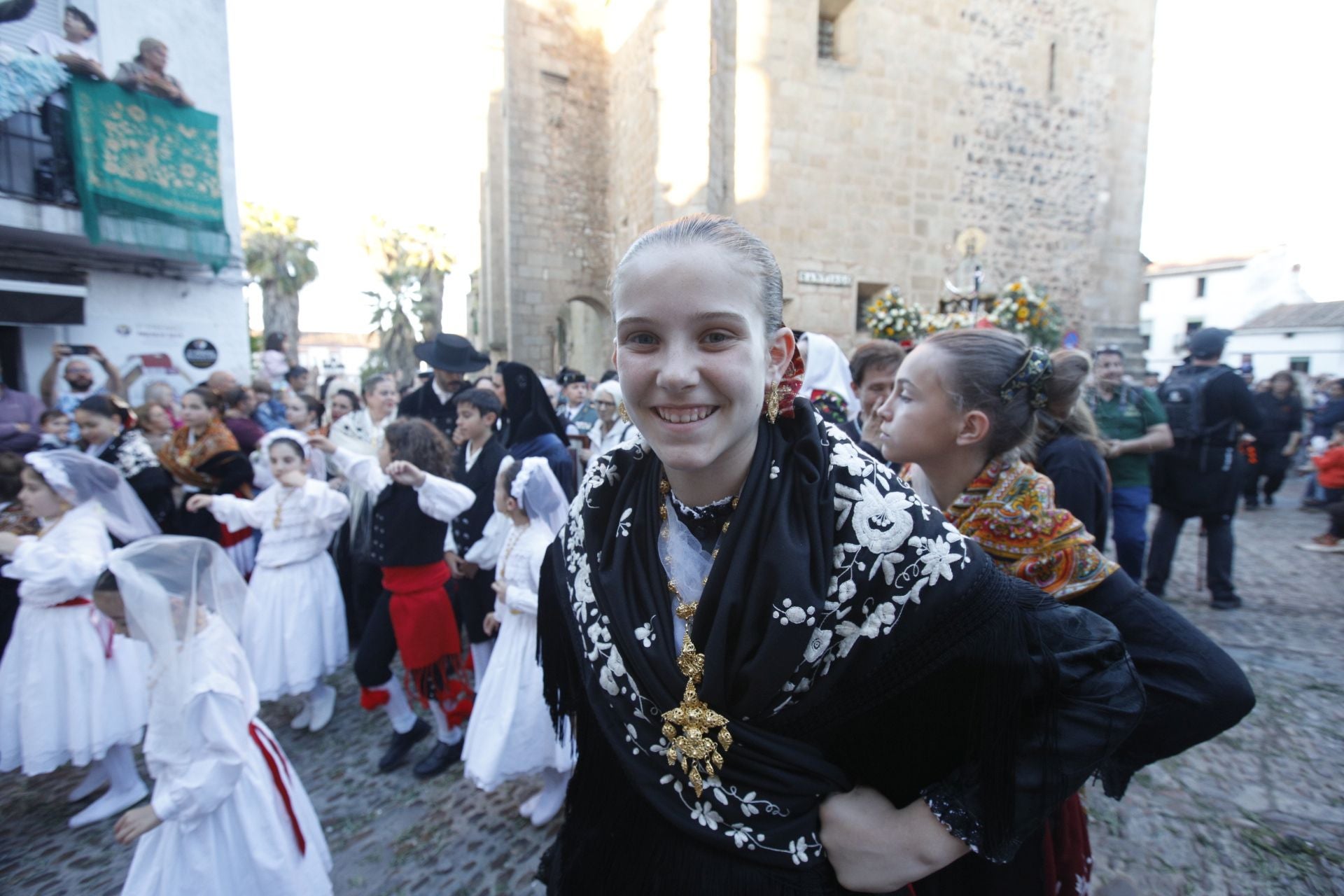 La Virgen de la Montaña recorre las calles del centro de Cáceres