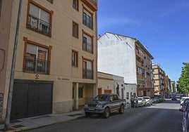 Calle Pintor Barjola, en San Fernando, donde tuvo lugar el apuñalamiento el domingo.