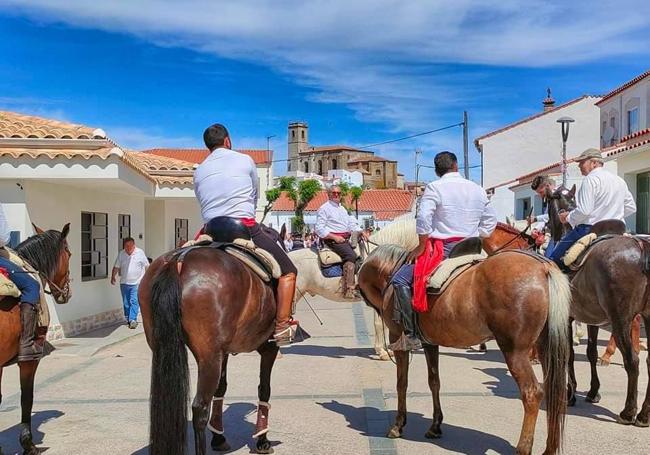 Los jinetes también recorrerán las calles de Brozas.