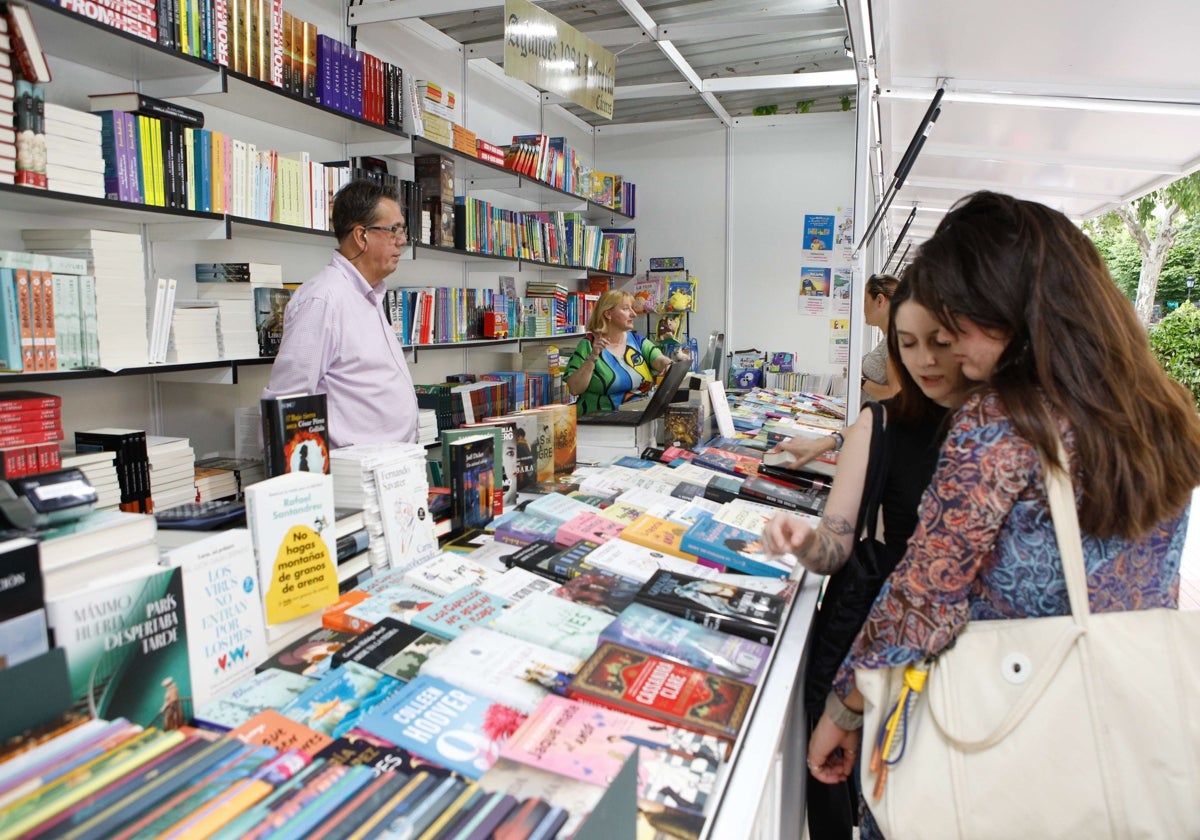 La Feria del Libro de Cáceres llega a su octava jornada este viernes.