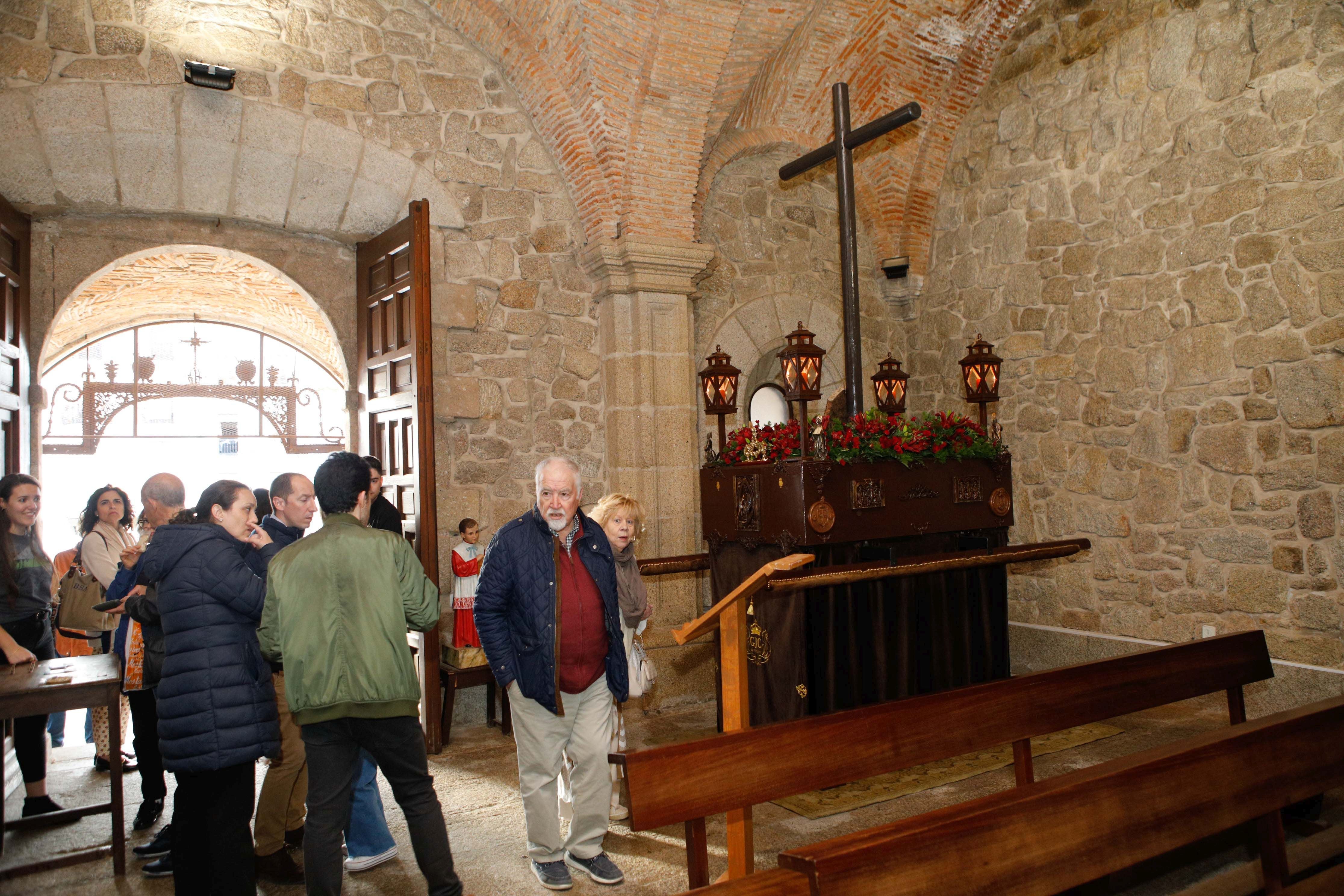 Cruz de Mayo en la ermita de la Paz. 