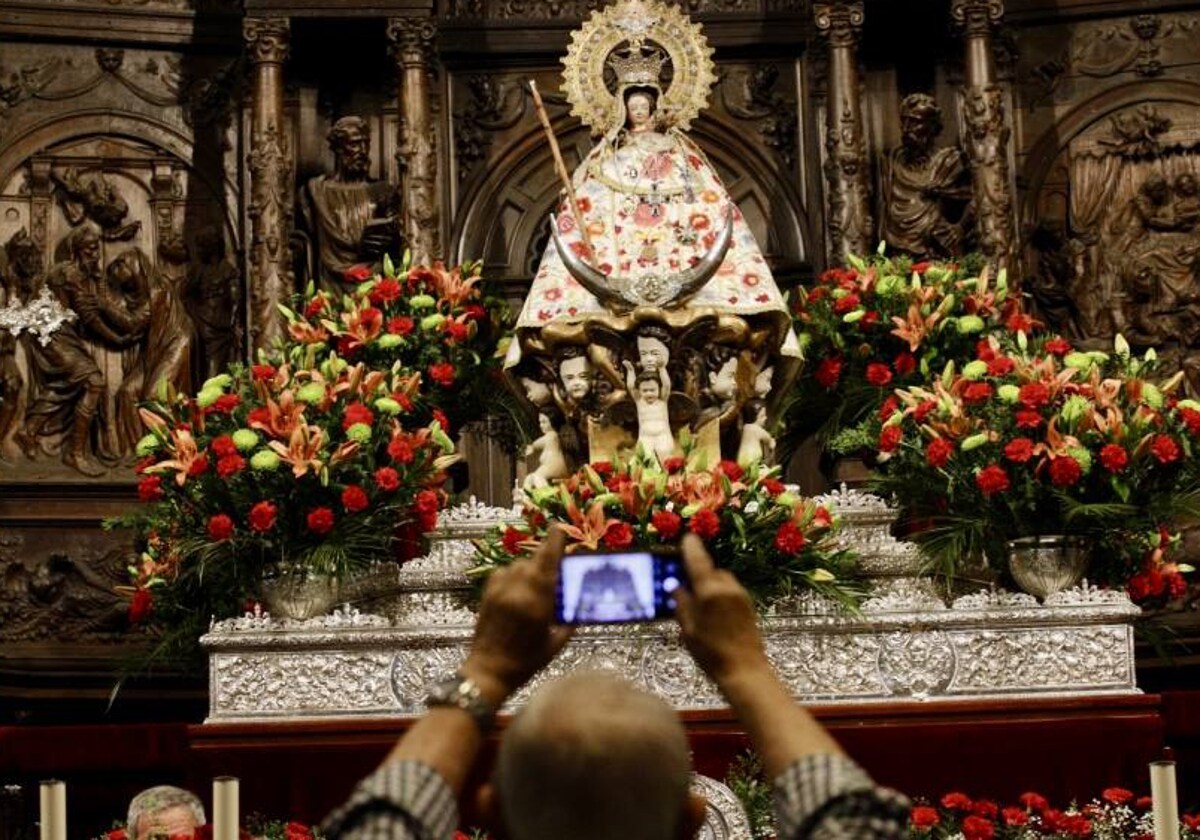 El armario de la Virgen de la Montaña suma ya 187 mantos | Hoy