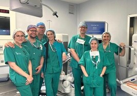 El Universitario de Cáceres realiza con éxito la primera cirugía de extirpación de riñón con robot quirúrgico