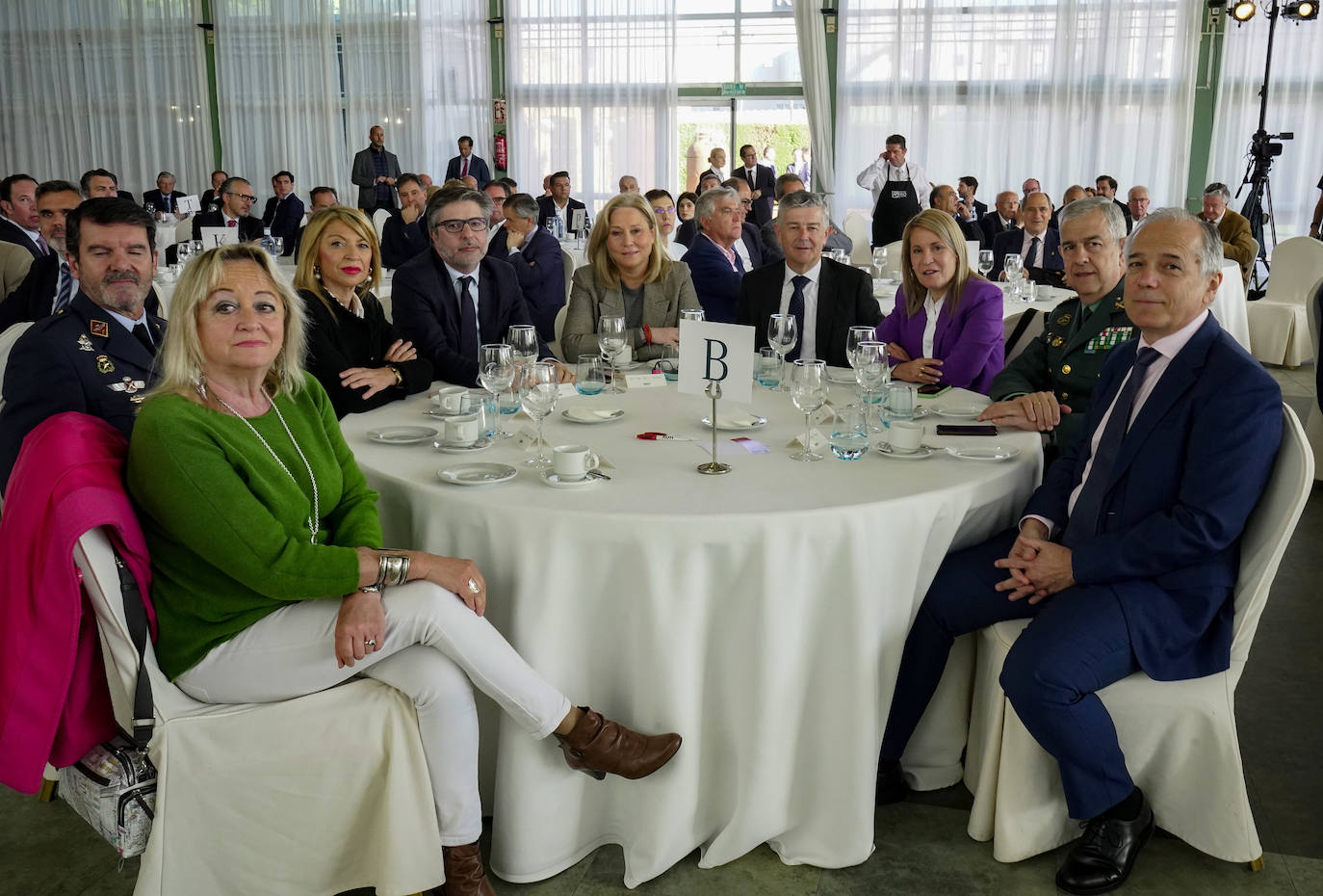 Encarna Chacón, Jesús Caballero, Piedad Álvarez, Pablo Calvo, Teresa Tortonda, Ángel Jaén, Elena Nevado, Carlos Sarrión y Leopoldo López-Francos