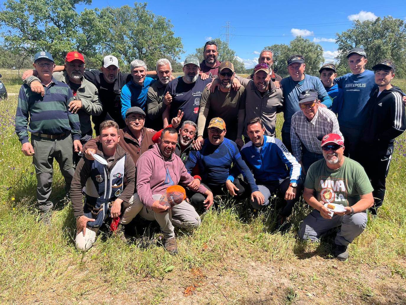Imagen principal - Jose Antonio Gutiérrez, ganador del Campeonato Provincial de Cáceres de Recorridos de Caza