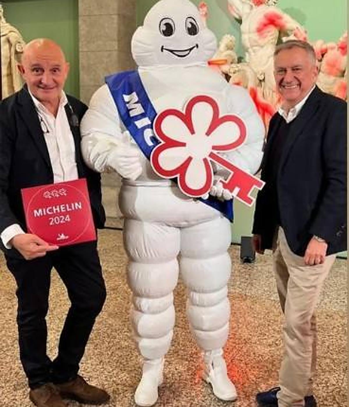 Toño Pérez y José Polo en la recogida de las tres Llaves Michelín.