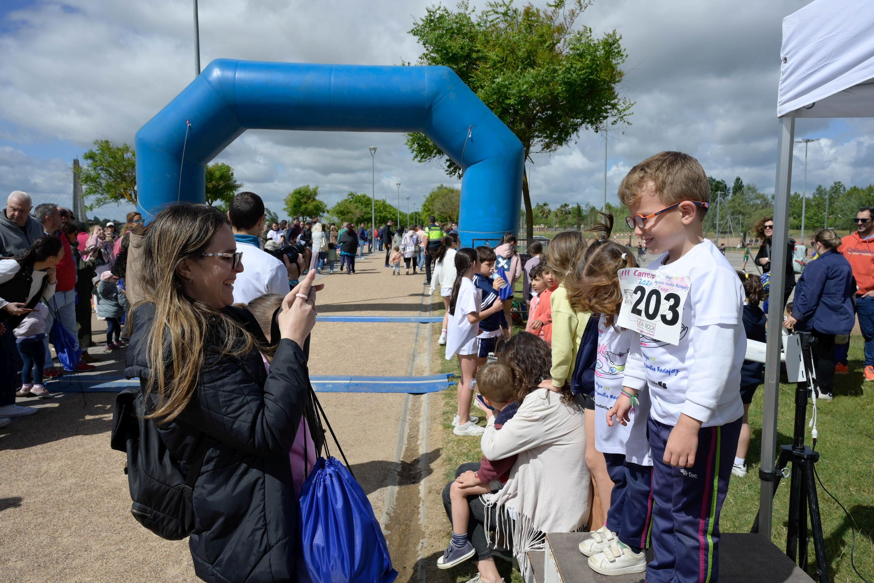 Fotos de los participantes en la carrera del colegio Sagrada Familia