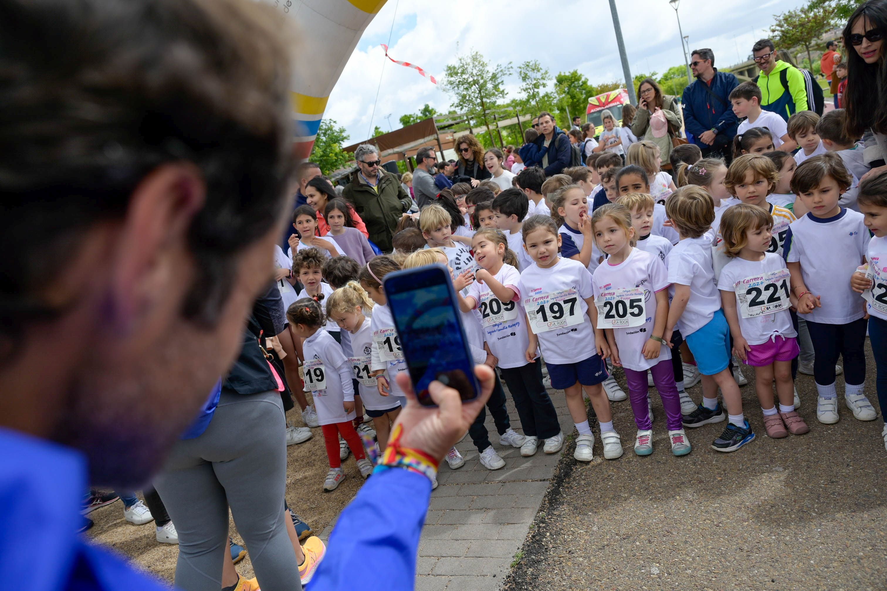 Fotos de los participantes en la carrera del colegio Sagrada Familia