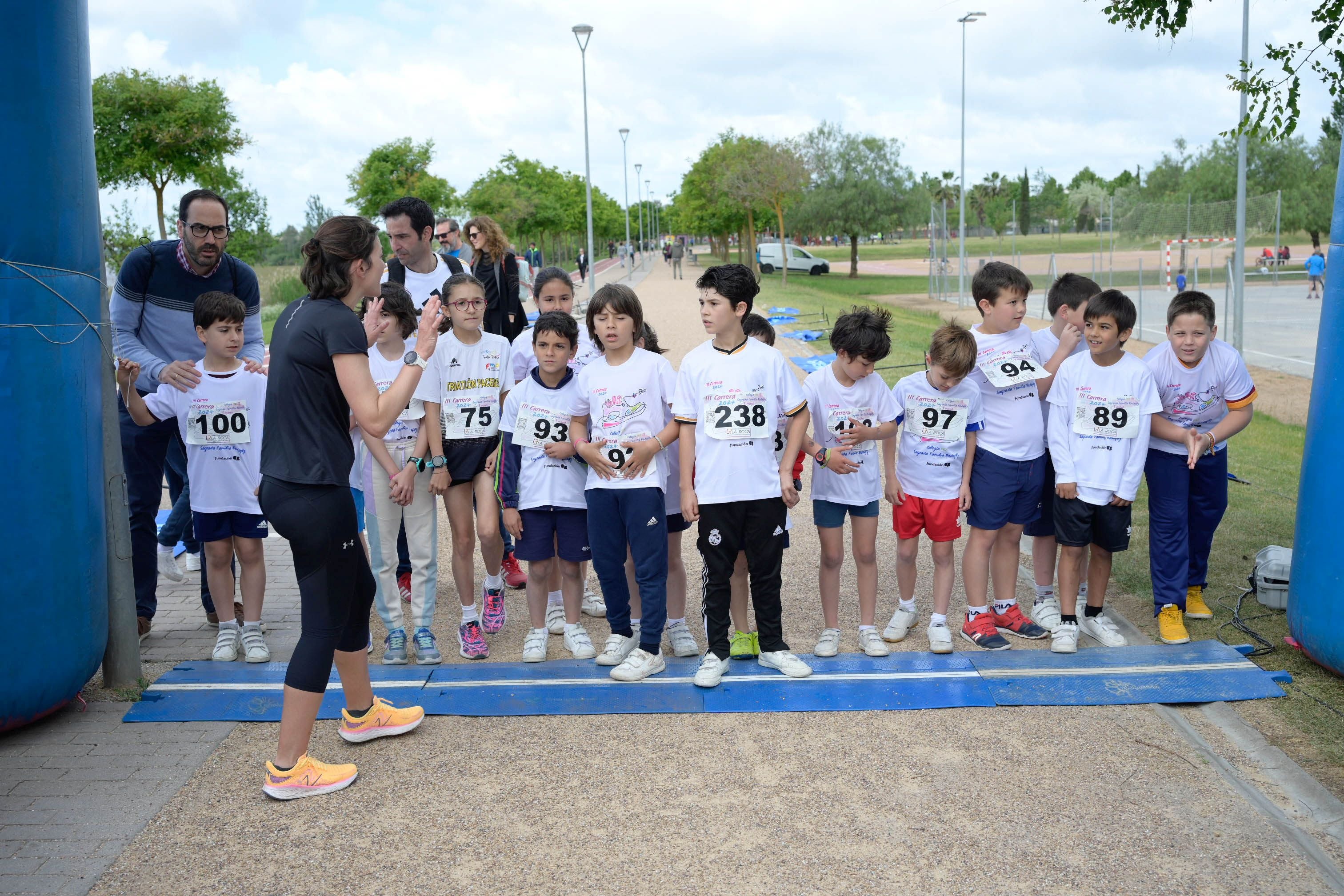 Fotos de los participantes en la carrera del colegio Sagrada Familia