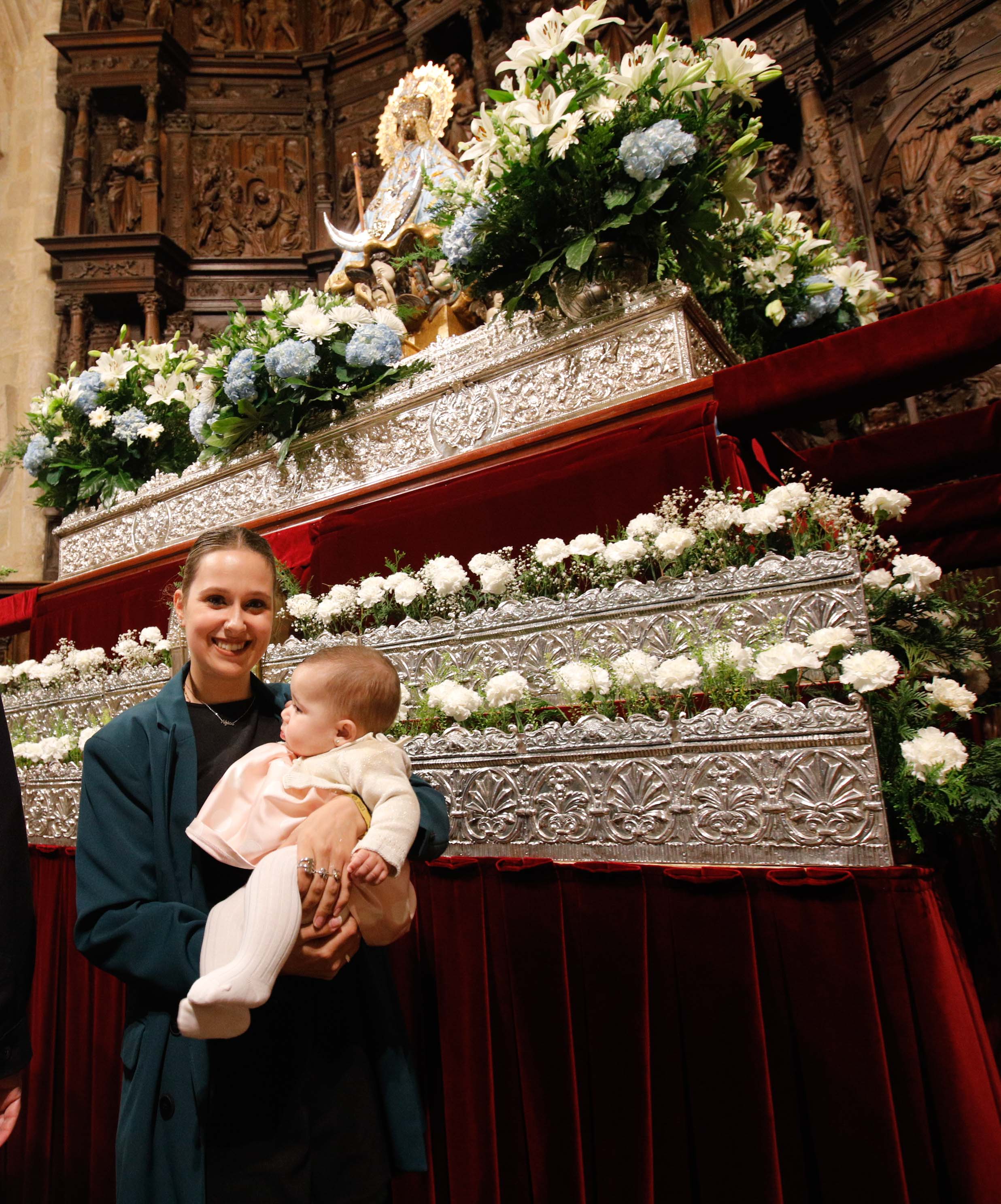 Búscate en la presentación de los bebés cacereños a la Virgen de la Montaña (II)