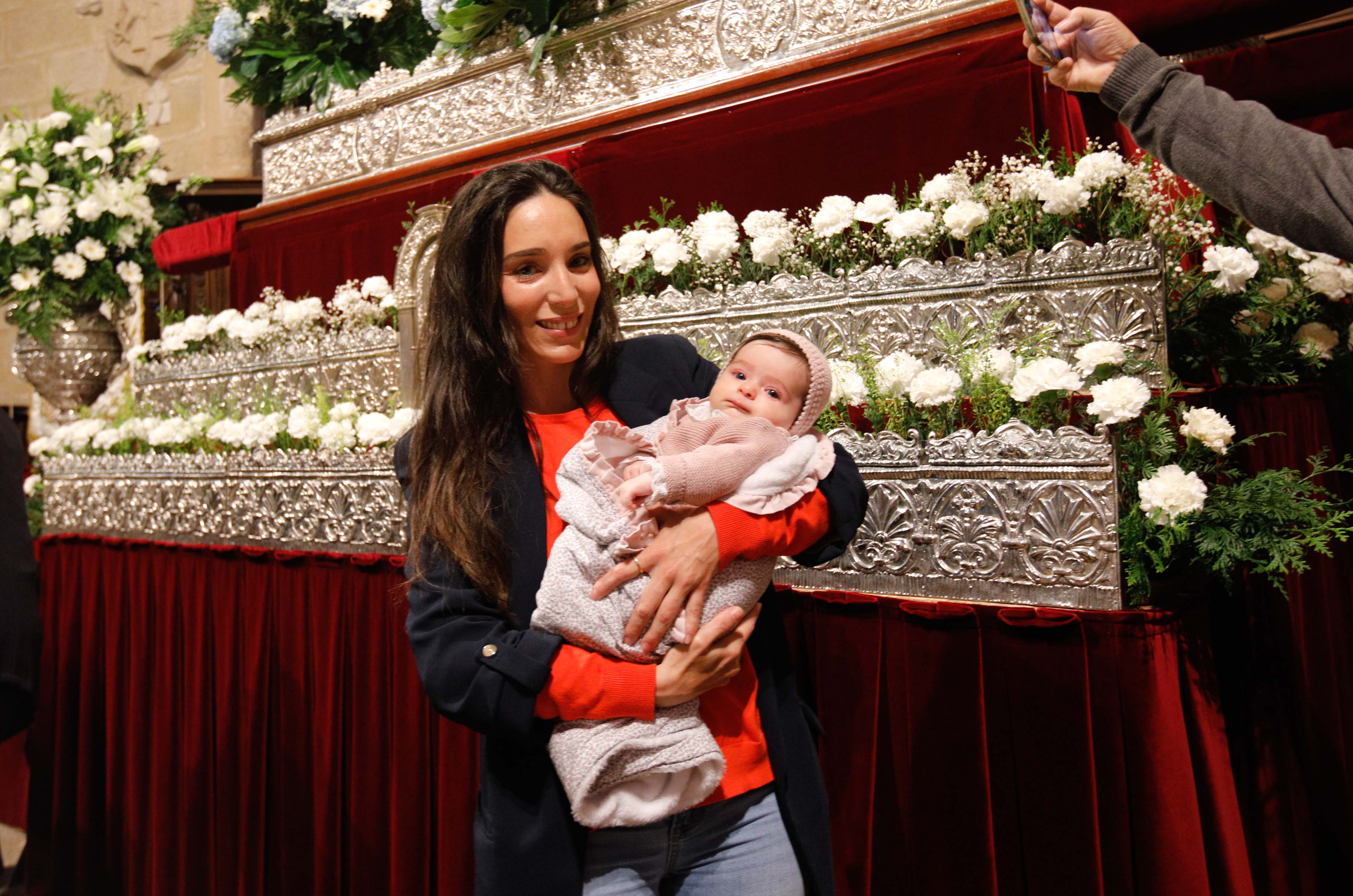 Búscate en la presentación de los bebés cacereños a la Virgen de la Montaña (II)