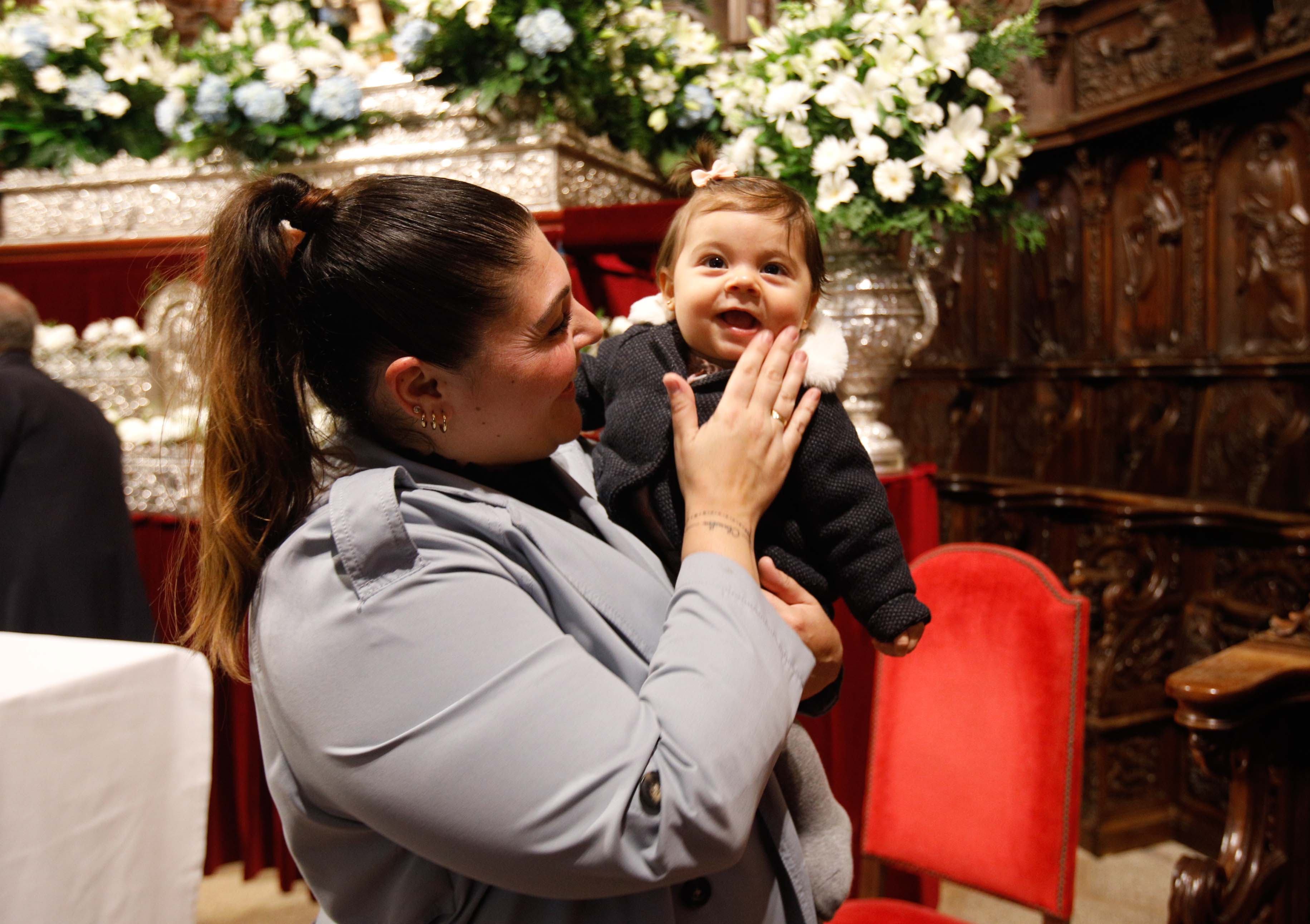 Búscate en la presentación de los bebés cacereños a la Virgen de la Montaña (I)