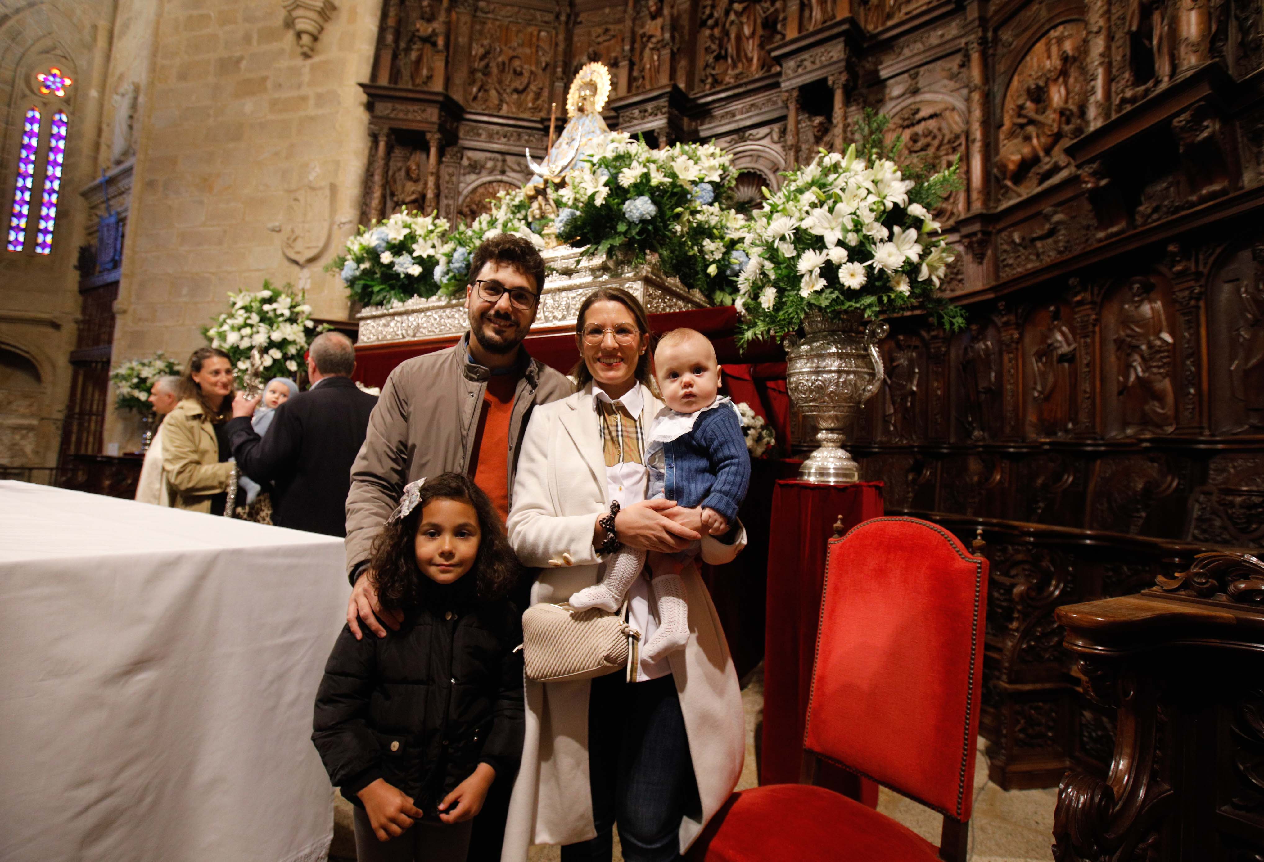 Búscate en la presentación de los bebés cacereños a la Virgen de la Montaña (I)