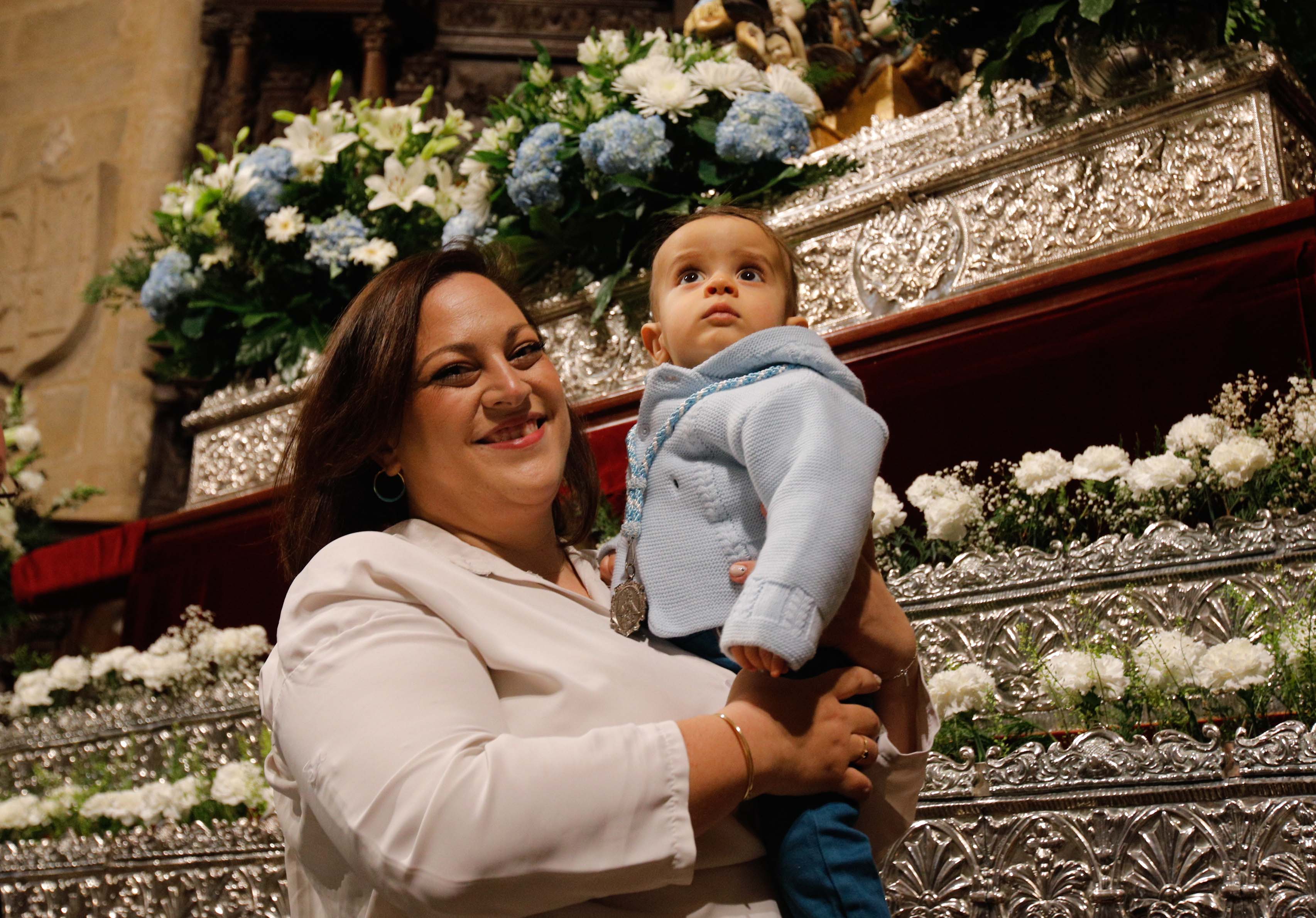 Búscate en la presentación de los bebés cacereños a la Virgen de la Montaña (I)