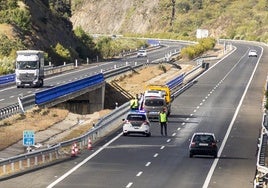 La Guardia Civil ha tenido que regular el tráfico por los cuatro accidentes ocurridos en la A-66.