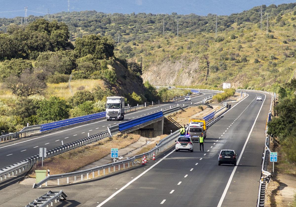 La Guardia Civil ha tenido que regular el tráfico por los cuatro accidentes ocurridos en la A-66.