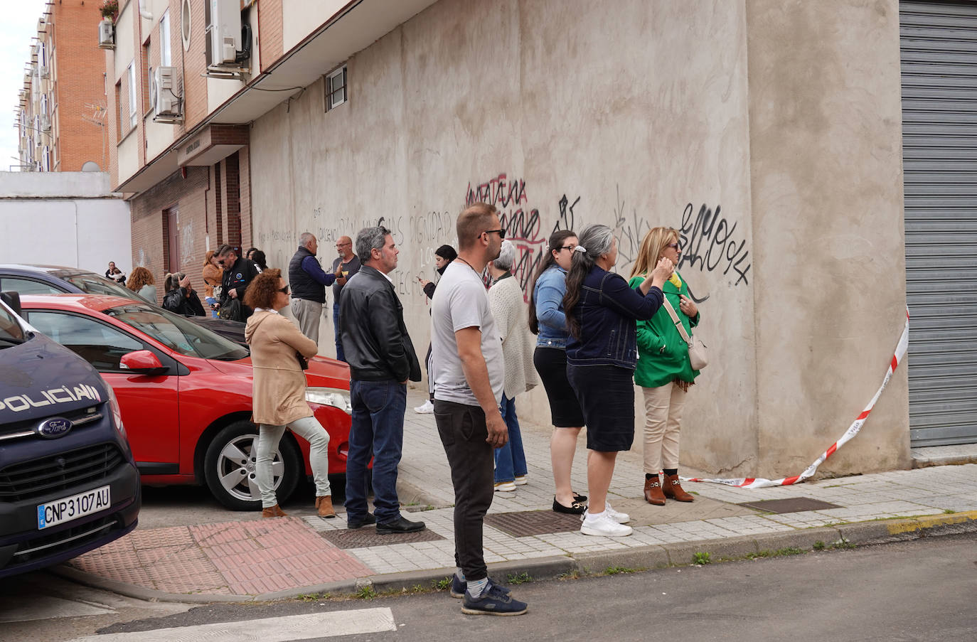 Consternación en la calle del matricidio en Badajoz