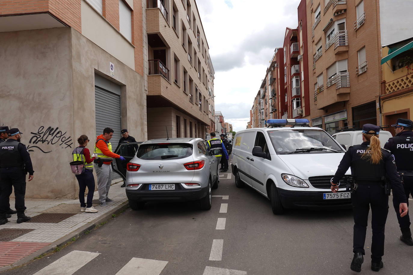 Consternación en la calle del matricidio en Badajoz