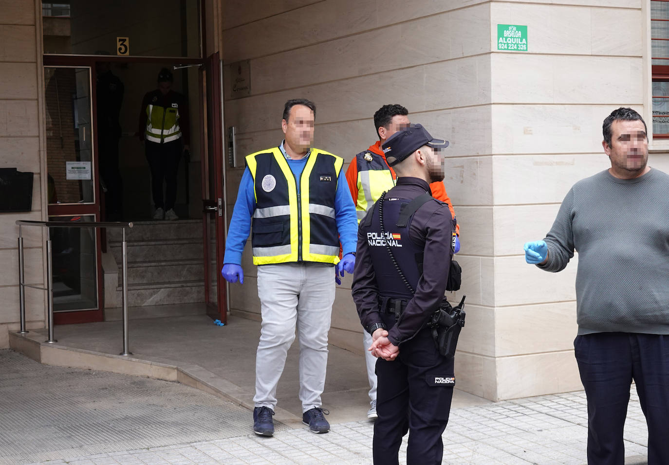 Consternación en la calle del matricidio en Badajoz