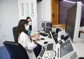 Sala de ecografías de un hospital privado en Cáceres.