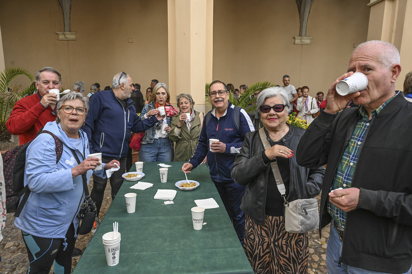 Desayuno solidario de la Guardia Civil a favor del Asociación Oncológica de Extremadura (AOEx)