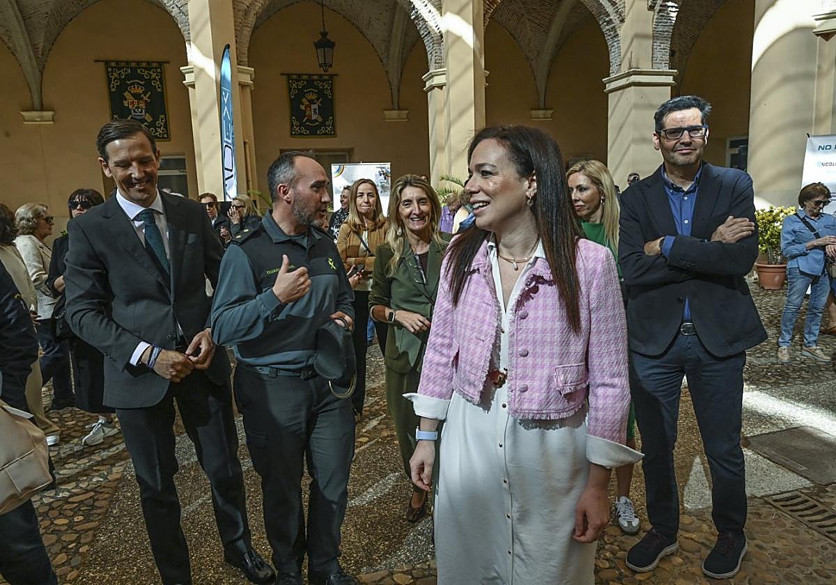 García Espada, en la Comandancia de la Guardia Civil en Badajoz.