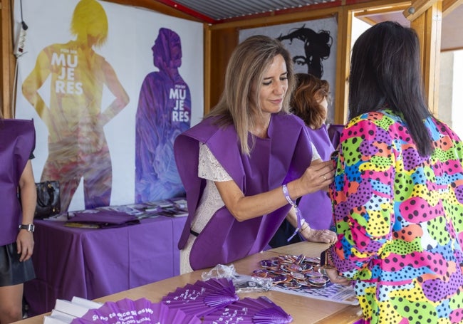 Punto violeta contra la violencia machista en la Plaza Mayor.