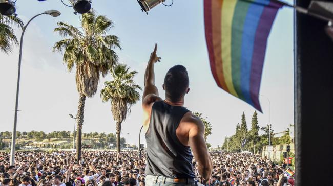 ¿En qué año comenzó a celebrarse la fiesta de 'Los Palomos' en Badajoz?