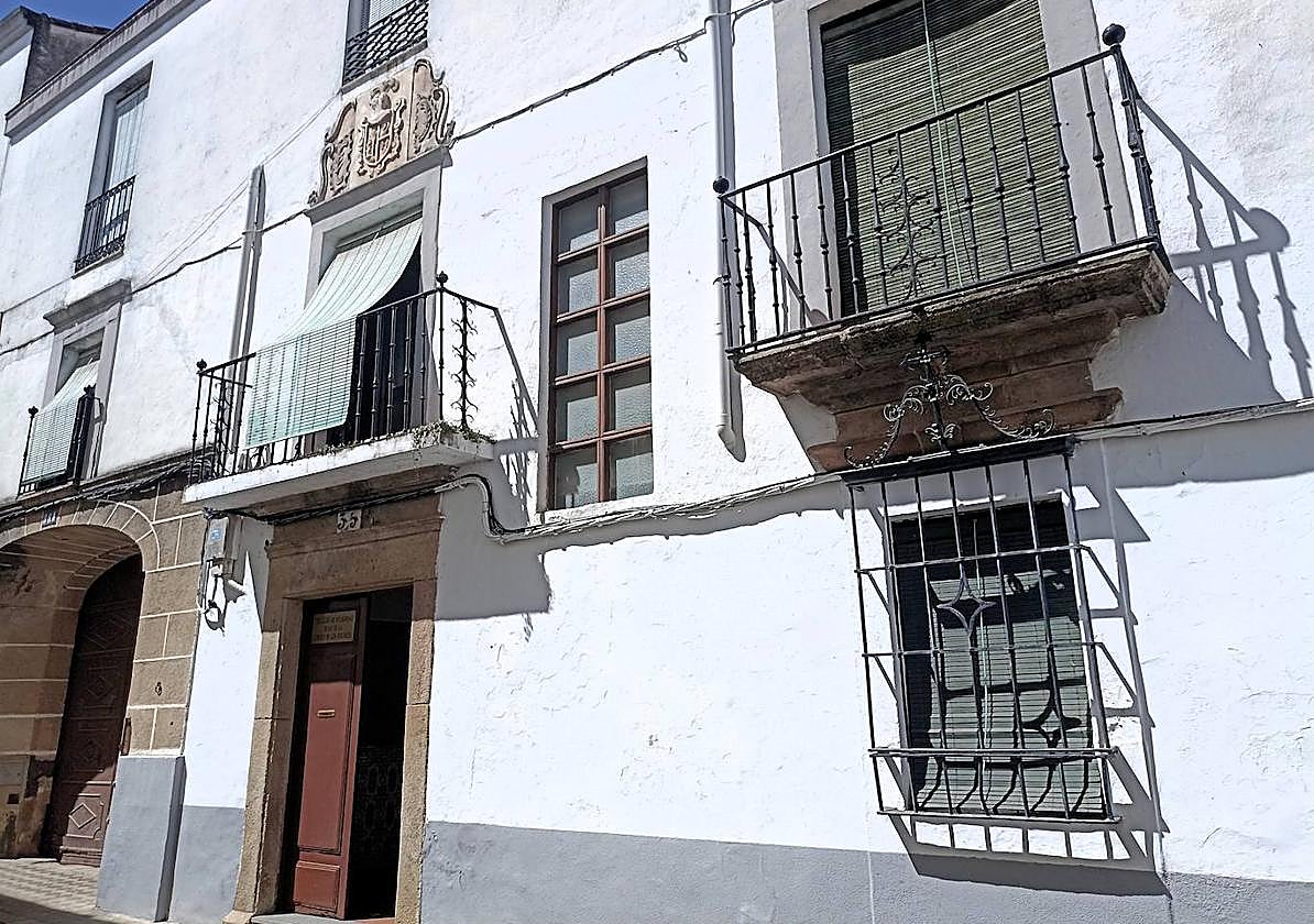 Fachada de la EH Ntra. Sra. de los Dolores