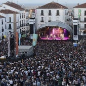 Miles de personas vibran al ritmo de un Womad con manifiesto y sin botellón